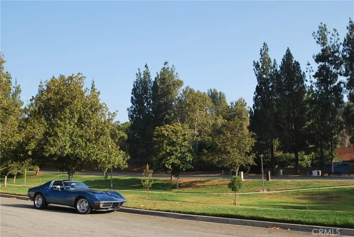 Mile long greenbelt is a 10-minute walk away