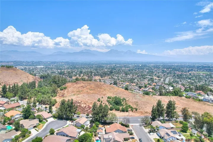 14 Stagecoach Drive, Phillips Ranch, California 91766
