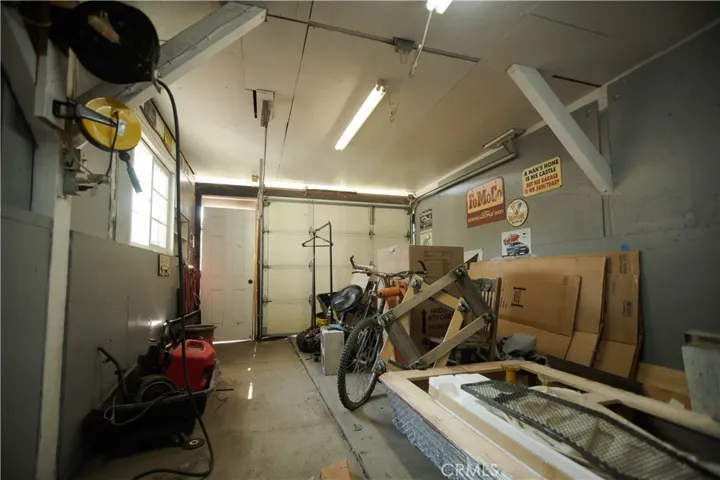 Man Cave/She Shed with Roll Up Door