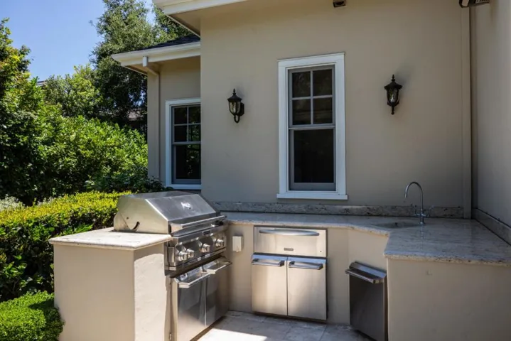 915 Berkeley Avenue, Menlo Park, California 94025