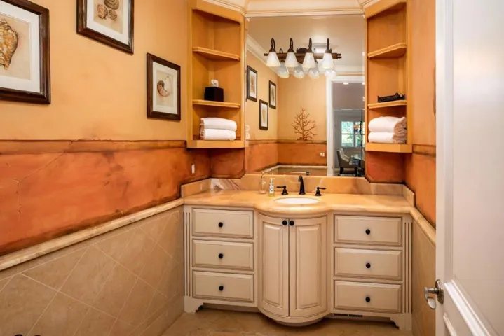 915 Berkeley Avenue, Menlo Park, California 94025