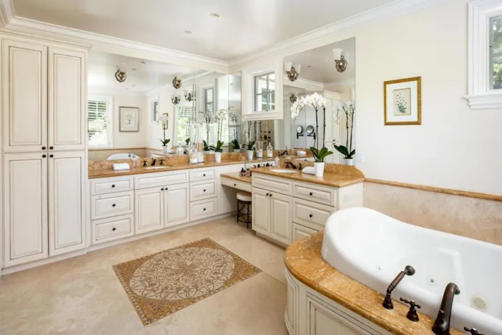 915 Berkeley Avenue, Menlo Park, California 94025