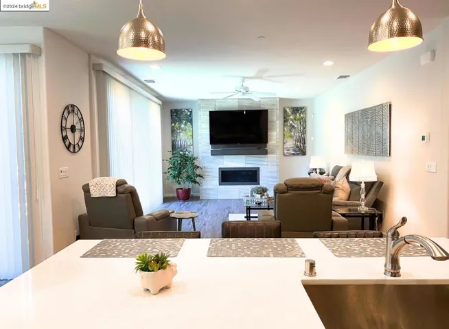 191 Amberwind Cir, Oakley, California 94561