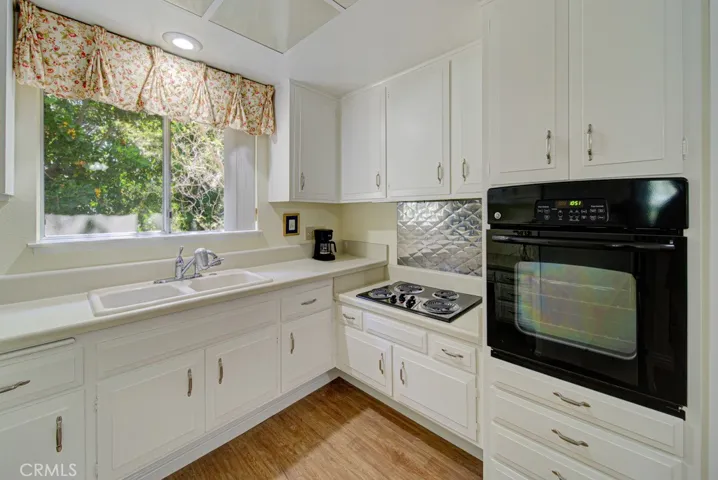 175 Avenida Majorca N, Laguna Woods, California 92637