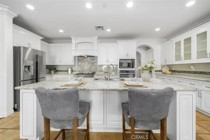 22800 Granite Dome Pl, Canyon Lake, California 92587