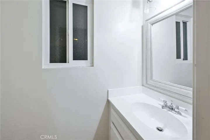 -Downstairs 1/2 Bath