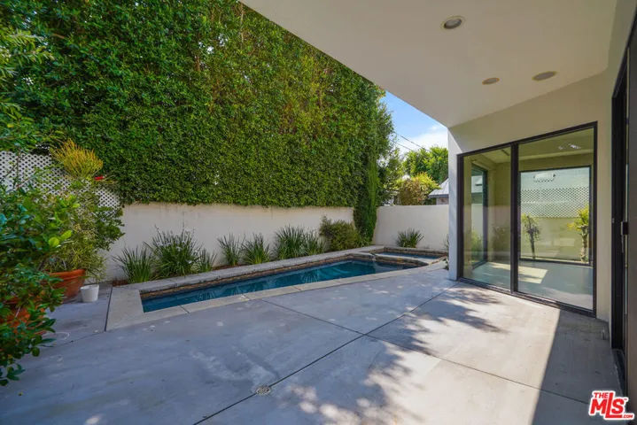 536 N Crescent Heights Boulevard, Los Angeles, California 90048
