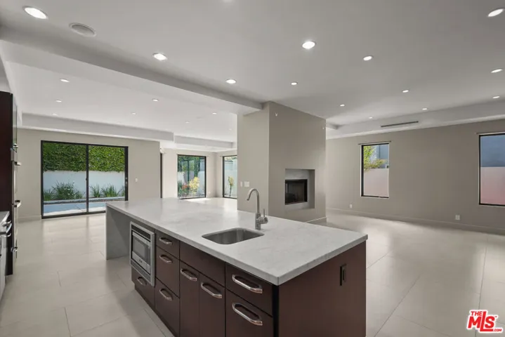536 N Crescent Heights Boulevard, Los Angeles, California 90048