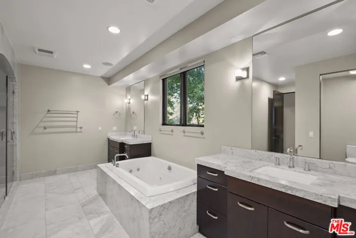 536 N Crescent Heights Boulevard, Los Angeles, California 90048