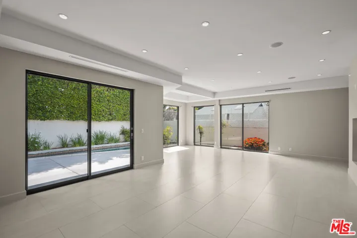 536 N Crescent Heights Boulevard, Los Angeles, California 90048