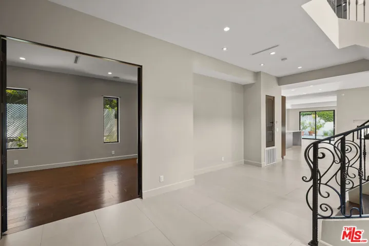 536 N Crescent Heights Boulevard, Los Angeles, California 90048
