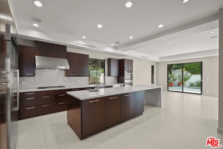 536 N Crescent Heights Boulevard, Los Angeles, California 90048