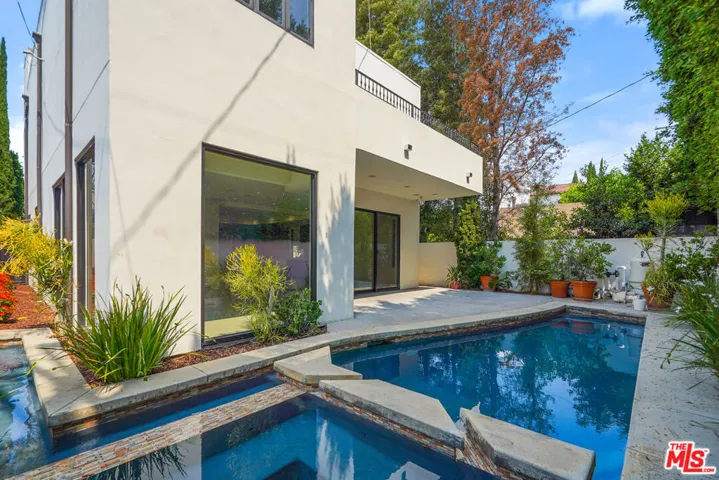 536 N Crescent Heights Boulevard, Los Angeles, California 90048
