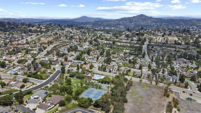 10040 Summitside Ln, Spring Valley, California 91977