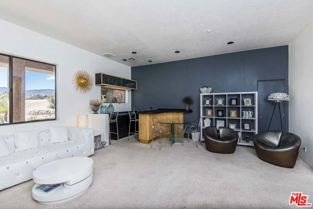 3569 Calmada Rd Road, Pioneertown, California 92268 home-pic-8