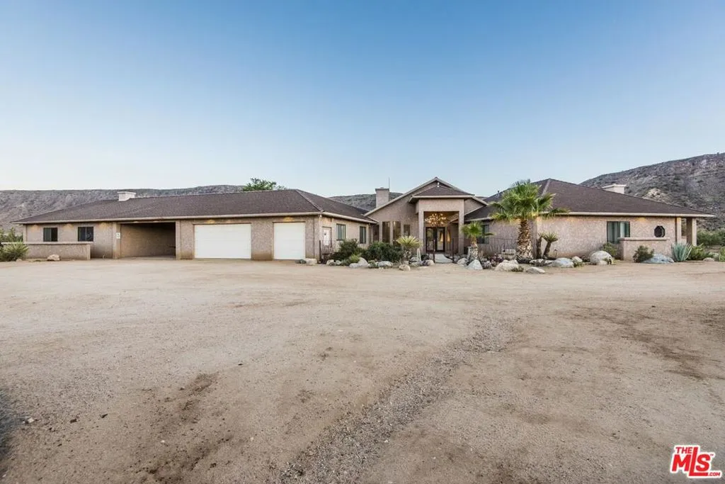 3569 Calmada Rd Road, Pioneertown, California 92268 home-pic-5
