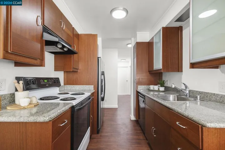 360 Vernon St 212, Oakland, California 94610