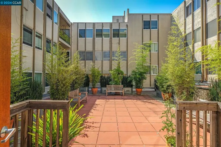 360 Vernon St 212, Oakland, California 94610