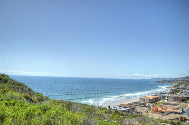 Walkway and Salt Creek Beach Park access across the street from the unit.