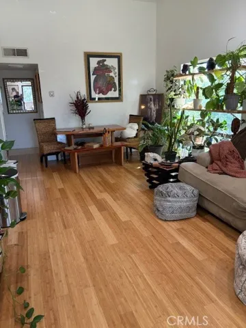 7308 Corbin Avenue M, Reseda, California 91335