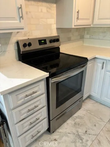 7308 Corbin Avenue M, Reseda, California 91335