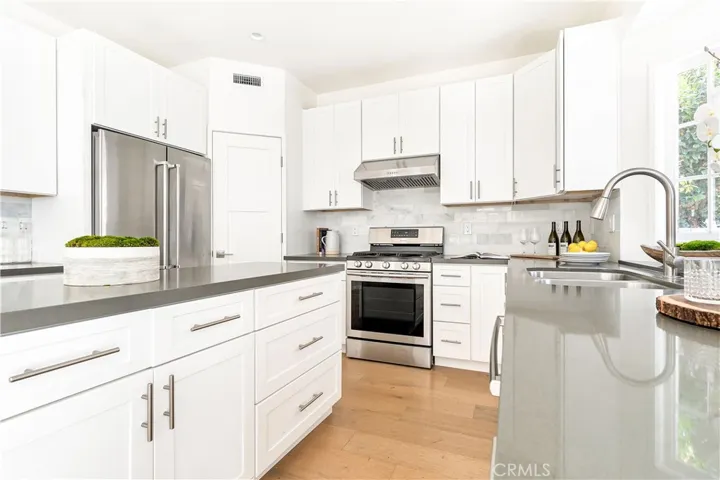 608 & 608.5 Acacia Avenue, Corona Del Mar, California 92625
