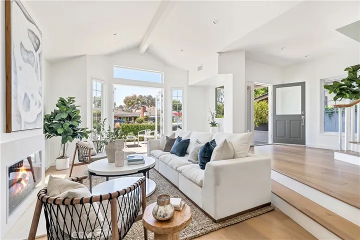 608 & 608.5 Acacia Avenue, Corona Del Mar, California 92625