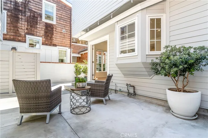 608 & 608.5 Acacia Avenue, Corona Del Mar, California 92625
