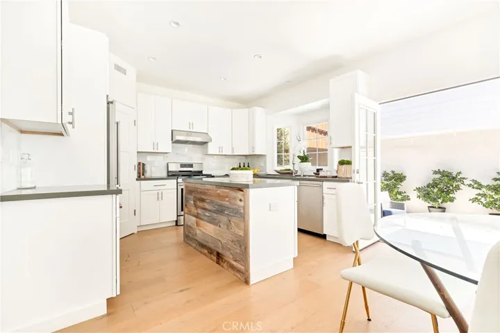 608 & 608.5 Acacia Avenue, Corona Del Mar, California 92625