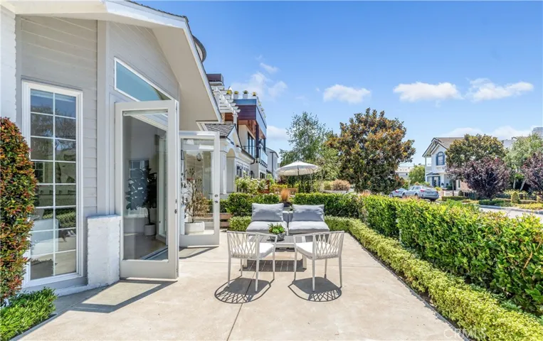 608 & 608.5 Acacia Avenue, Corona Del Mar, California 92625