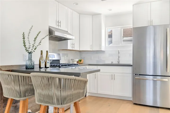 608 & 608.5 Acacia Avenue, Corona Del Mar, California 92625