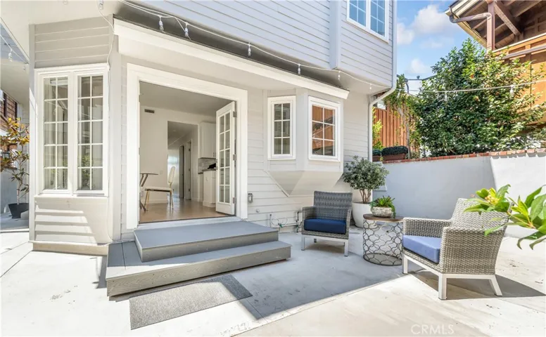 608 & 608.5 Acacia Avenue, Corona Del Mar, California 92625