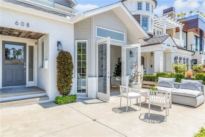 608 & 608.5 Acacia Avenue, Corona Del Mar, California 92625