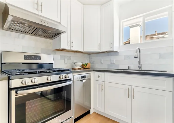 608 & 608.5 Acacia Avenue, Corona Del Mar, California 92625