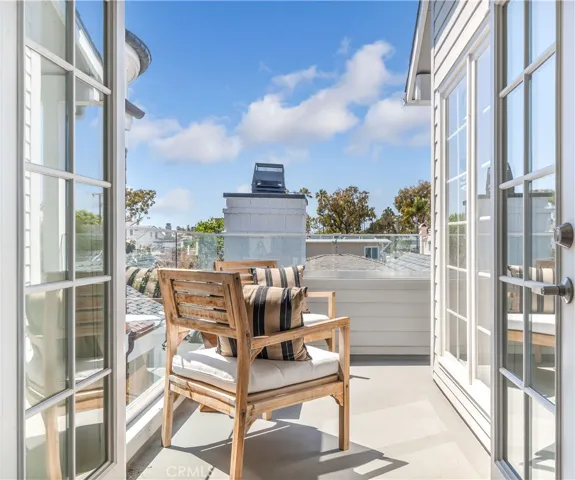 608 & 608.5 Acacia Avenue, Corona Del Mar, California 92625