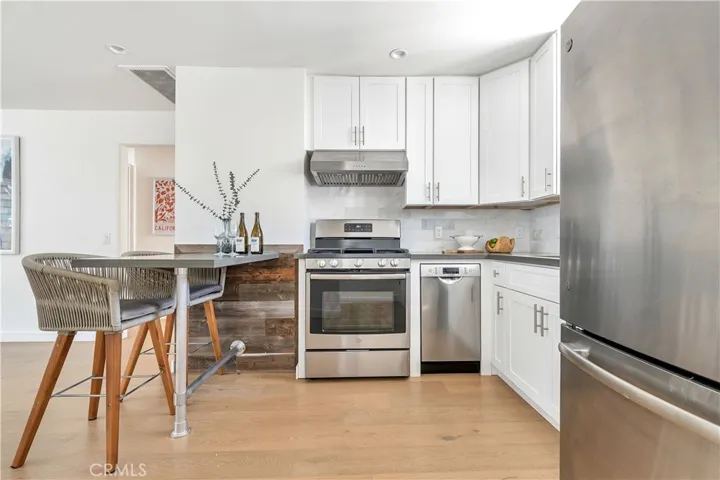 608 & 608.5 Acacia Avenue, Corona Del Mar, California 92625