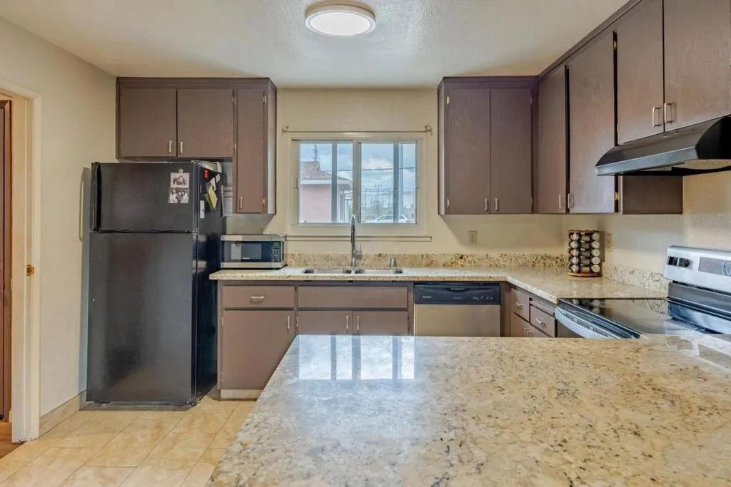 4230 Bassett Street 2, Santa Clara, California 95054 home-pic-21