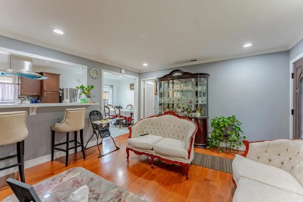 4230 Bassett Street 2, Santa Clara, California 95054 home-pic-4