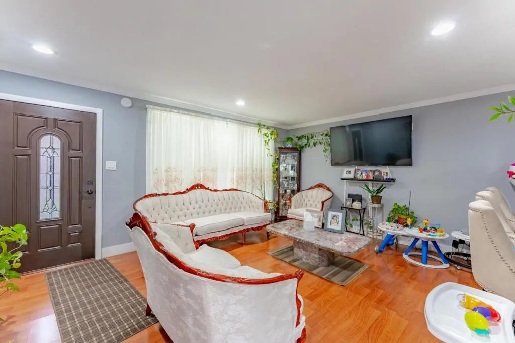 4230 Bassett Street 2, Santa Clara, California 95054 home-pic-1