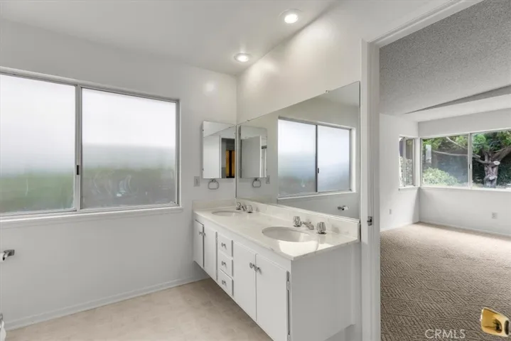 4921 Golden Arrow Drive, Rancho Palos Verdes, California 90275