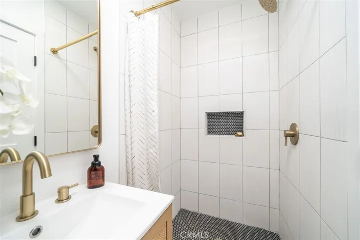 1042 Newhill Street, Glendora, California 91741