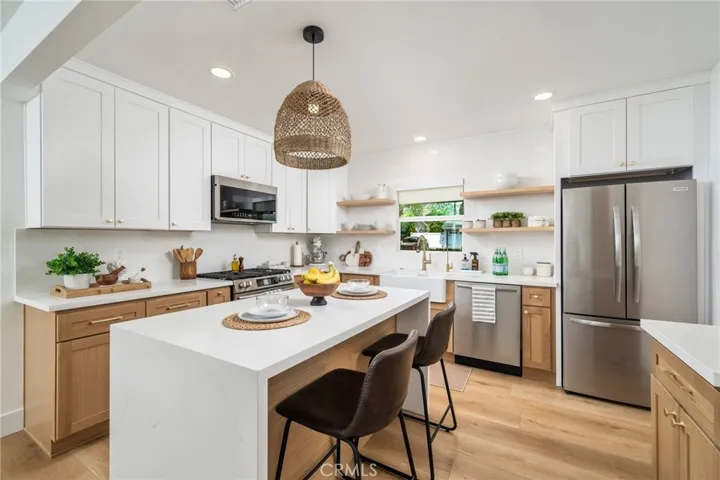 1042 Newhill Street, Glendora, California 91741
