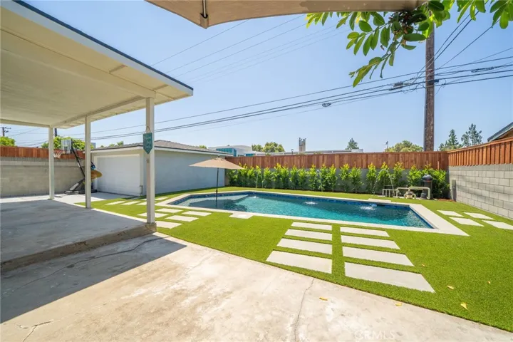1042 Newhill Street, Glendora, California 91741