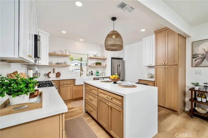 1042 Newhill Street, Glendora, California 91741