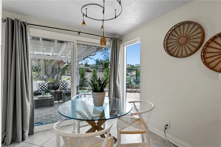 Cozy spot to enjoy your morning coffee!
