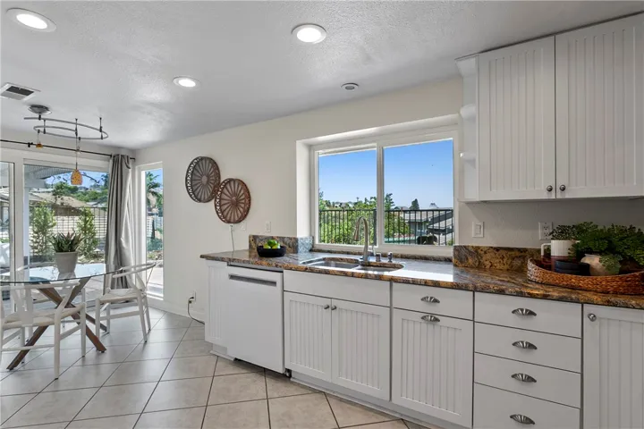Granite countertops and plenty of natural light.