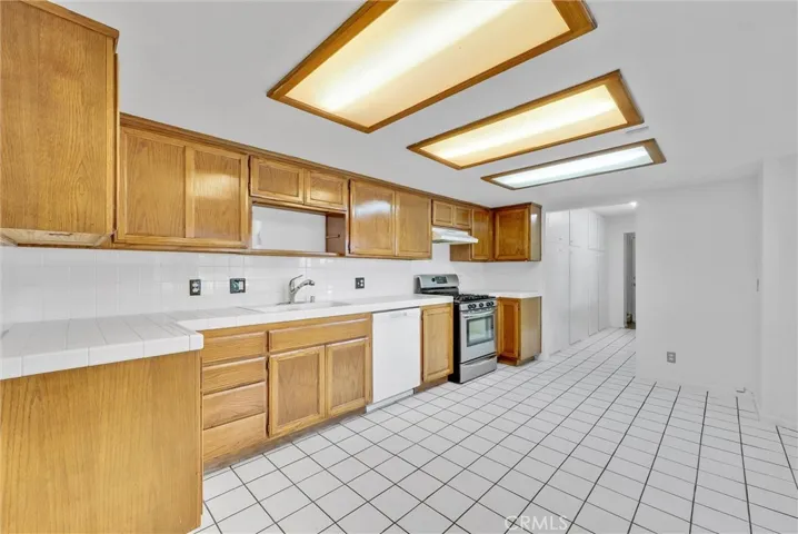 10130 Wells Avenue, Riverside, California 92503
