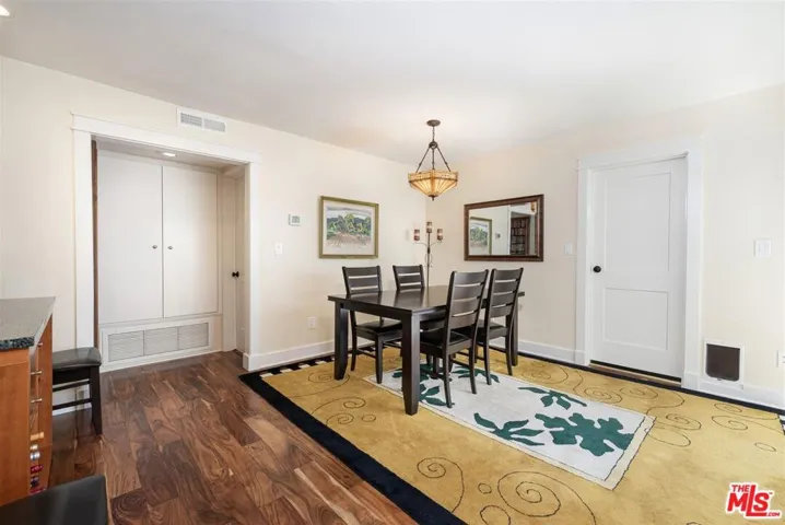 10434 Larwin Avenue, Chatsworth, California 91311