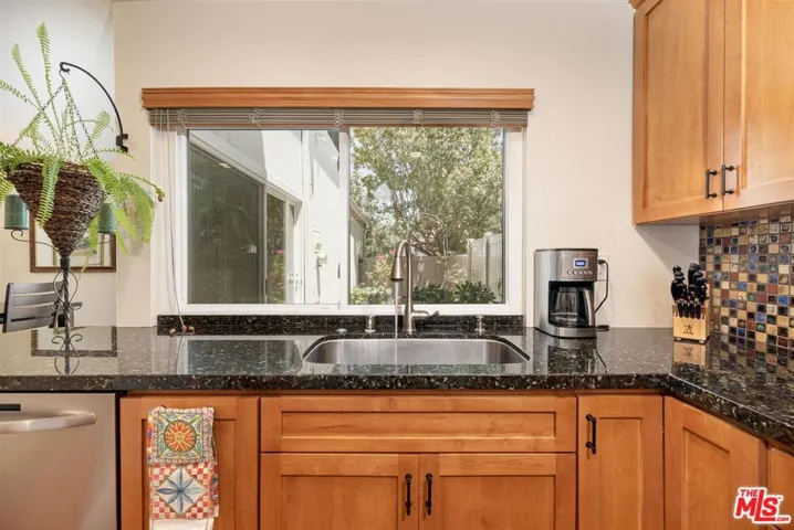 10434 Larwin Avenue, Chatsworth, California 91311