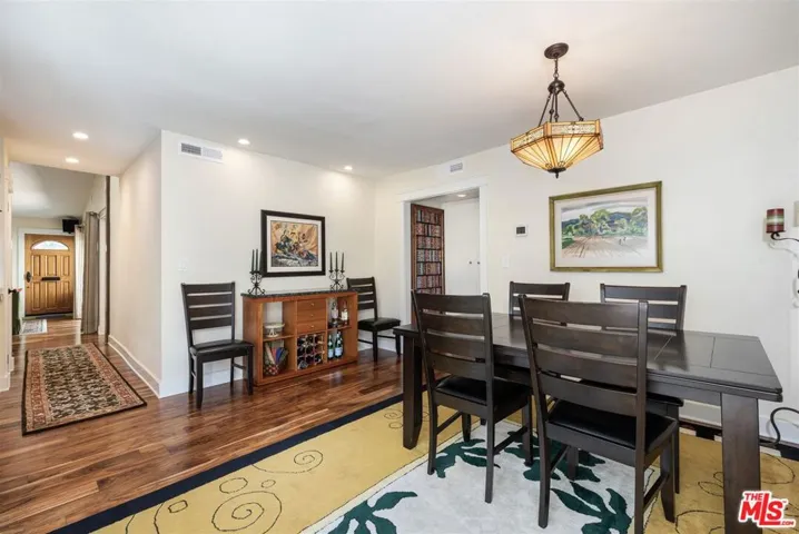 10434 Larwin Avenue, Chatsworth, California 91311